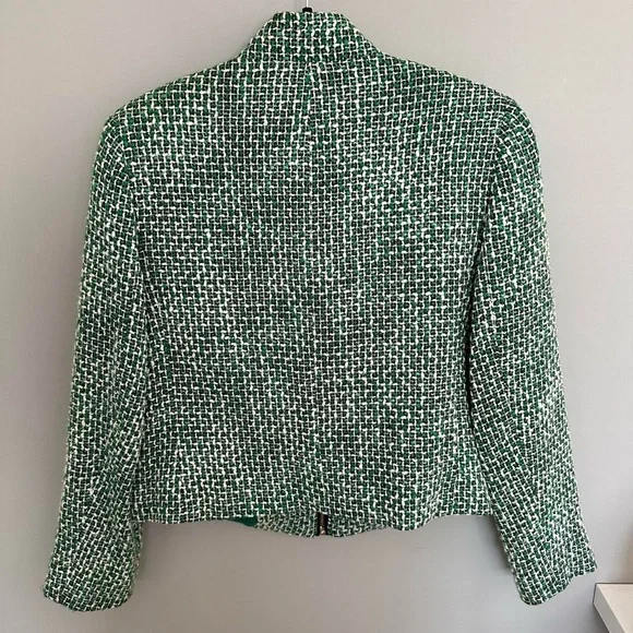 Jones New York Green and White Blazer jacket
Size 12 - Picture 3 of 4